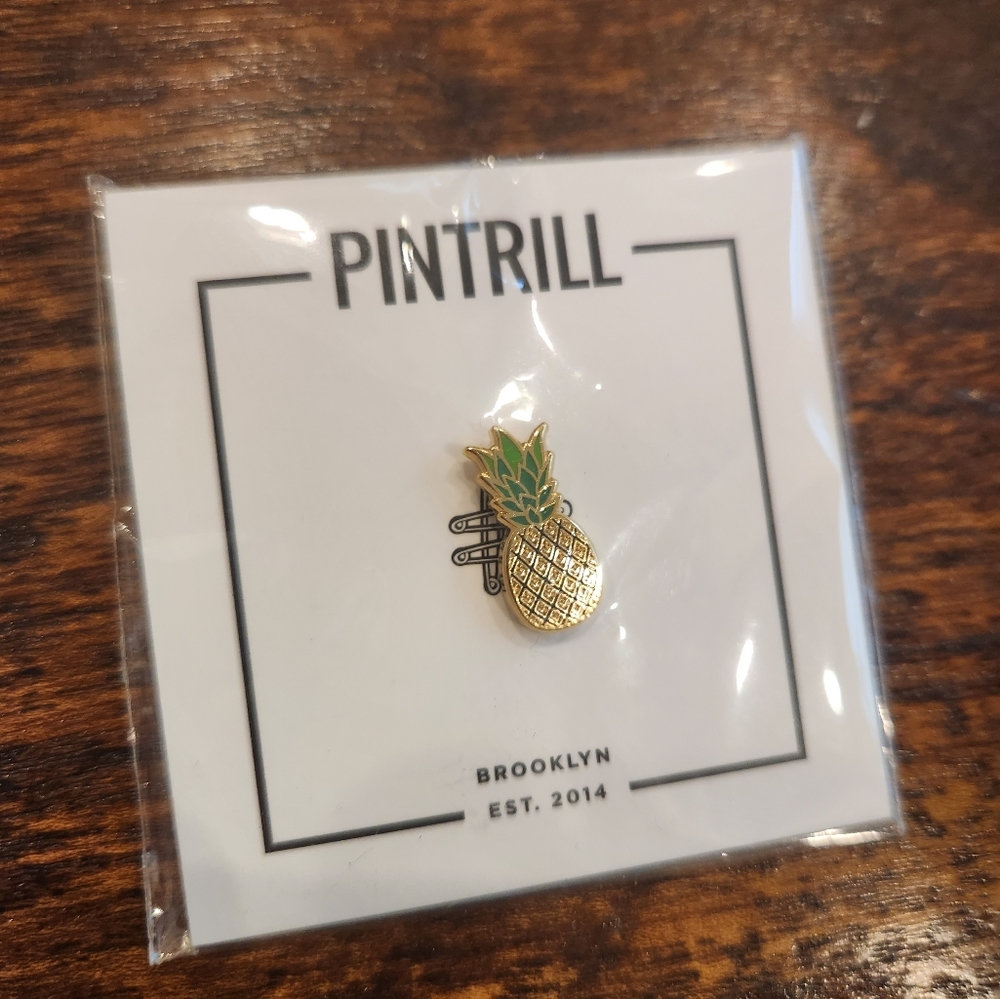 3/$20 NWT Pintrill Pineapple Pin - Retired